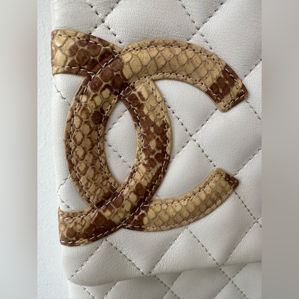 Chanel
Ligne Cambon Phone Crossbody Bag box and dustbag vintage - Picture 10 of 16